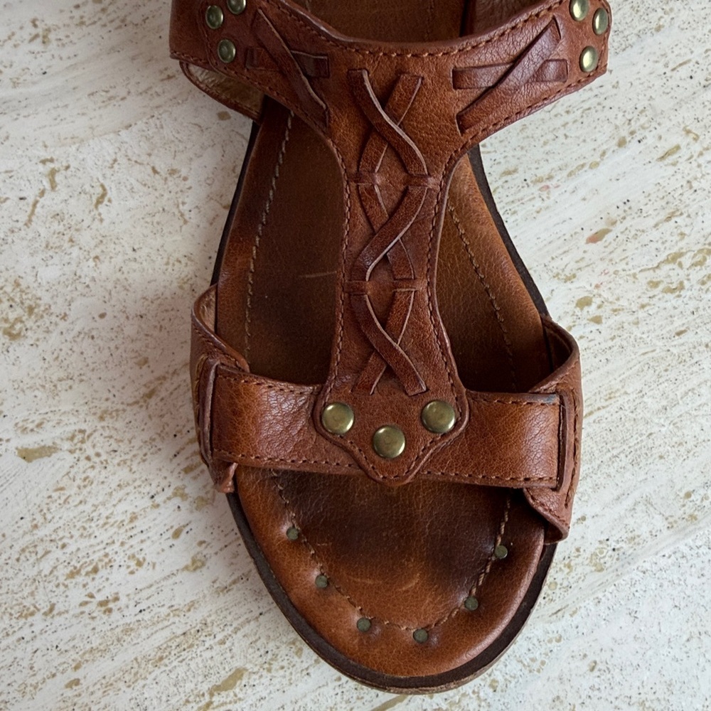 Frye Avery T-Strap Leather Cognac Brown Boho Western Sandals Women’s Size 6 - Picture 3 of 9